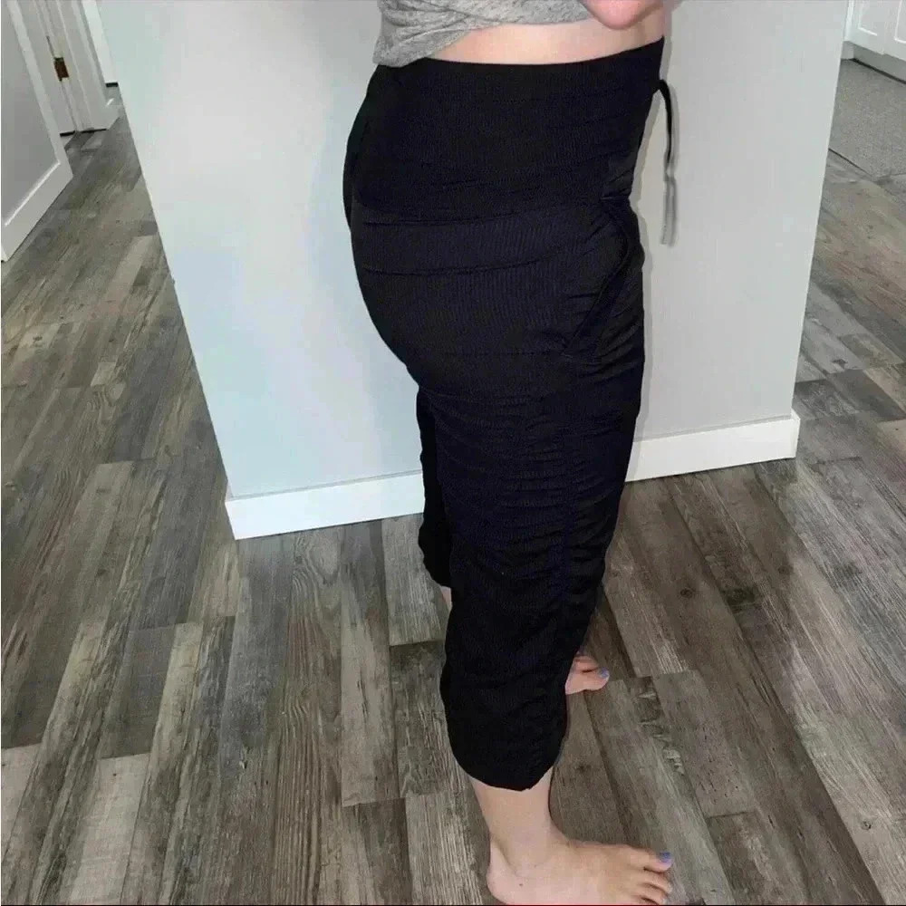 Lululemon Studio Crop - Picture 5 of 9